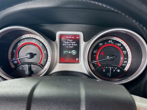 Used 2020 Dodge Journey SE w/ SE Popular Equipment Group FWD image 14