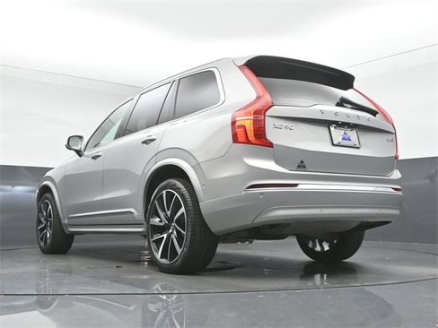Used 2023 Volvo XC90 B6 Plus image 42