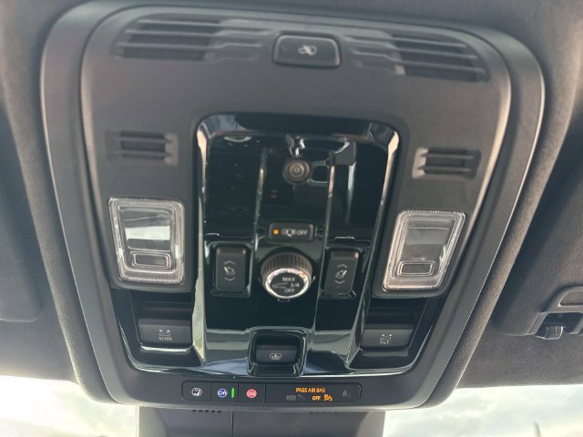 Used 2025 Cadillac Escalade Sport Platinum w/ LPO, ONYX Package AWD/4WD image 25