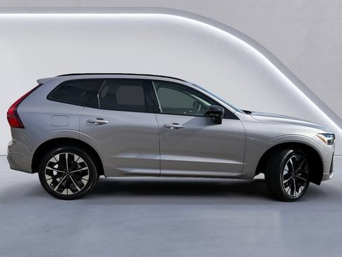 Used 2026 Volvo XC60 B5 Plus w/ Protection Package Premier AWD/4WD image 3