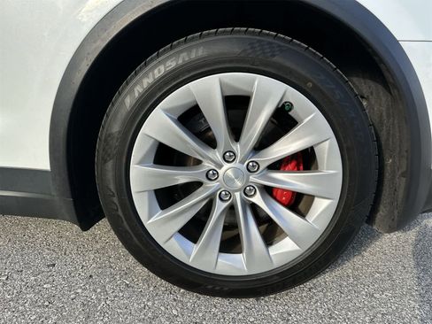 Used 2018 Tesla Model X P100D image 12