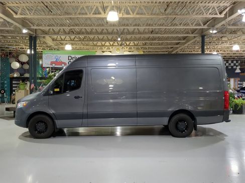 Used 2022 Mercedes-Benz Sprinter 2500 image 13