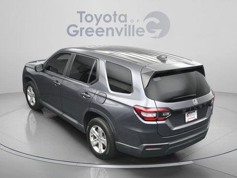 Used 2023 Honda Pilot LX image 9