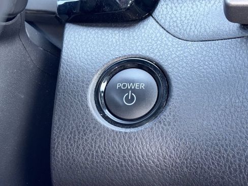 Used 2025 Toyota Camry SE FWD image 16