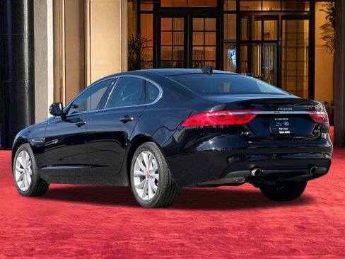 Used 2019 Jaguar XF Premium image 4