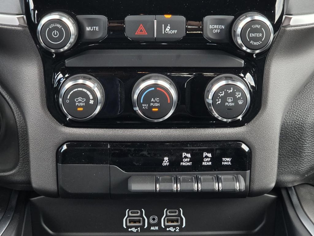 New 2026 RAM 1500 Express AWD/4WD image 14