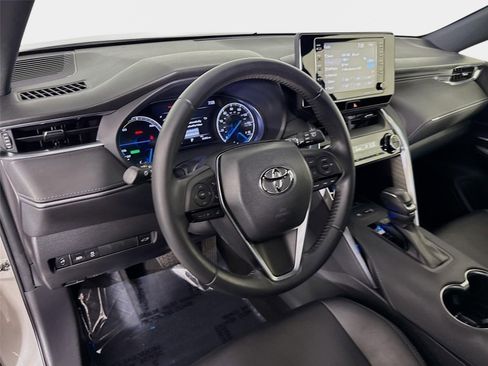 Used 2022 Toyota Venza XLE AWD/4WD image 10