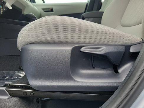 Used 2026 Toyota Corolla Cross L FWD image 21