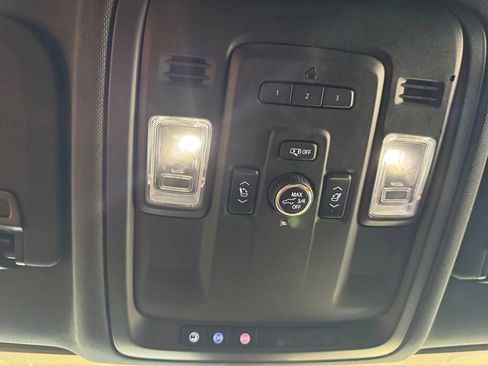 Used 2021 Chevrolet Suburban RST w/ Luxury Package image 21