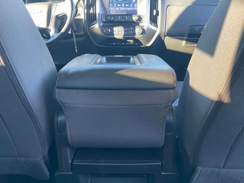 Used 2018 Chevrolet Silverado 1500 LT image 25