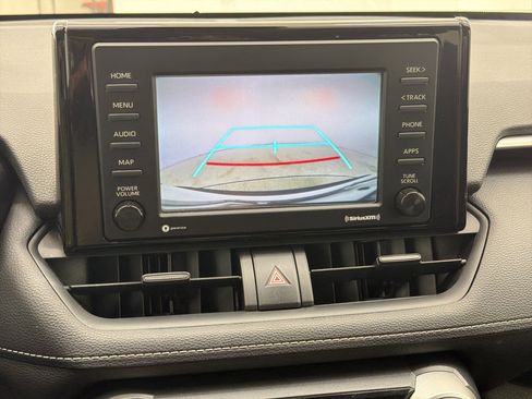 Used 2021 Toyota RAV4 LE image 23