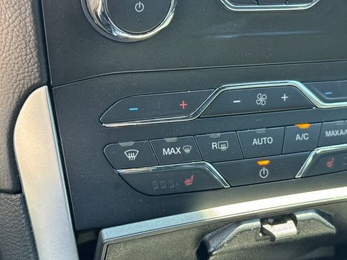 Used 2020 Ford Edge ST-Line FWD image 24
