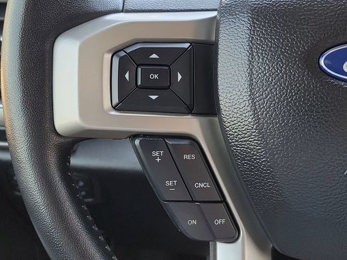 Used 2021 Ford F250 Lariat w/ Lariat Value Package AWD/4WD image 29