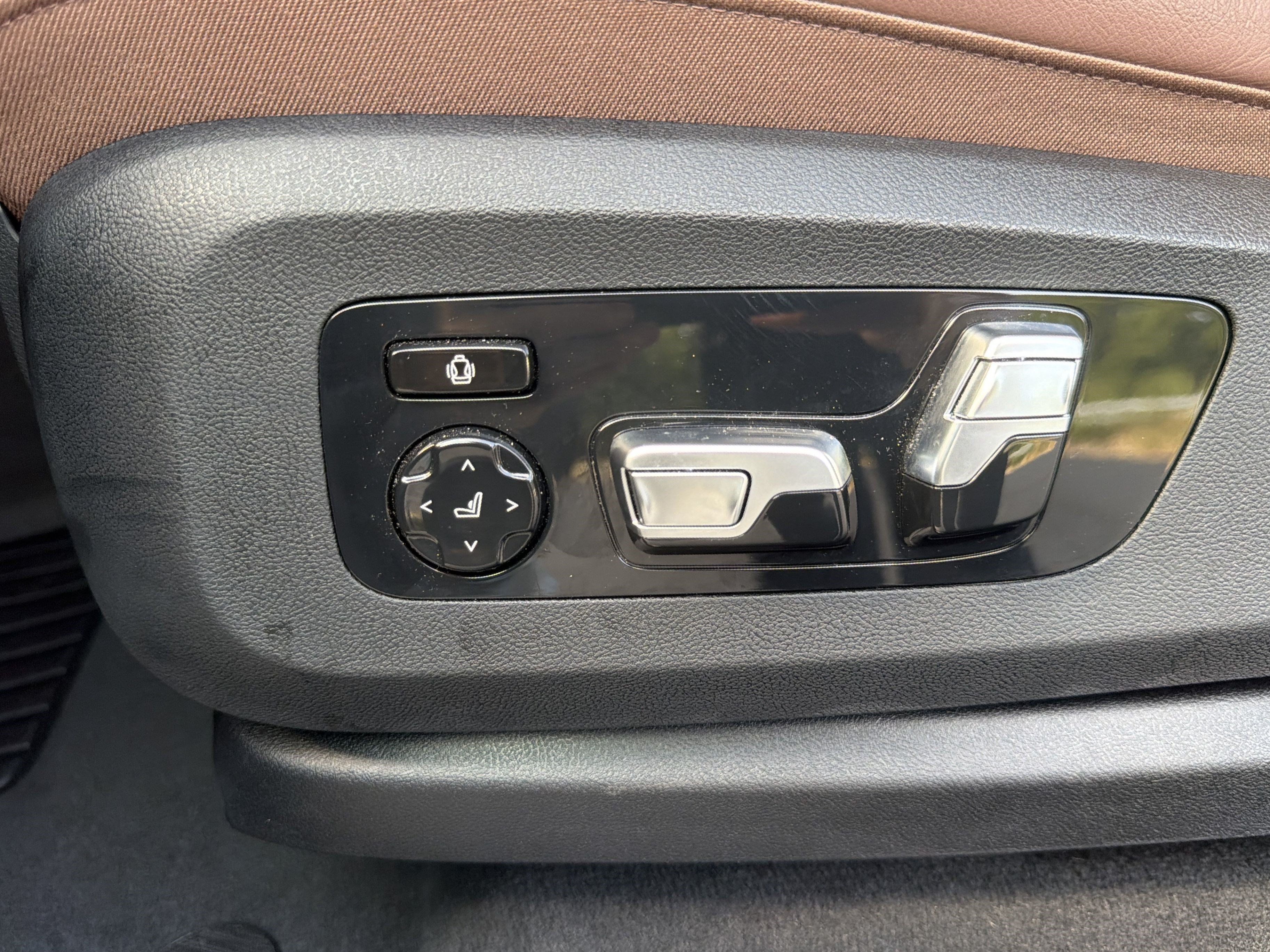Used 2025 BMW X5 M60i AWD/4WD image 29