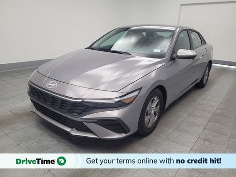 Used 2025 Hyundai Elantra SE FWD image 1