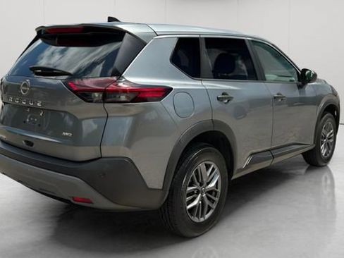 Used 2023 Nissan Rogue S AWD/4WD image 4
