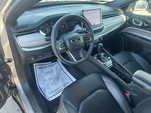 Used 2024 Jeep Compass Limited image 15