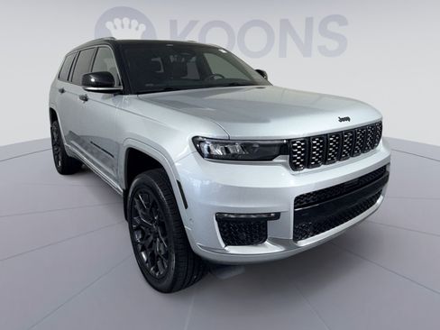 Used 2023 Jeep Grand Cherokee L Summit AWD/4WD image 10