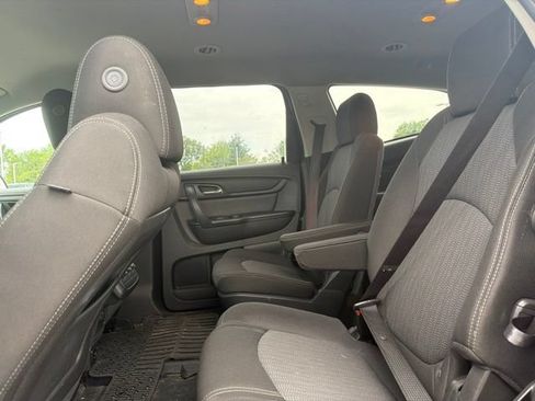 Used 2016 Chevrolet Traverse LT w/ Style and Technology Package FWD image 17