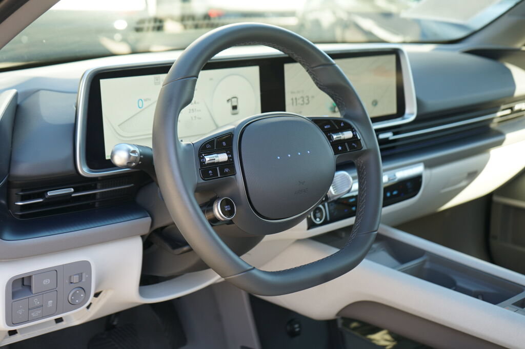 Certified 2025 Hyundai Ioniq 6 SEL RWD image 16
