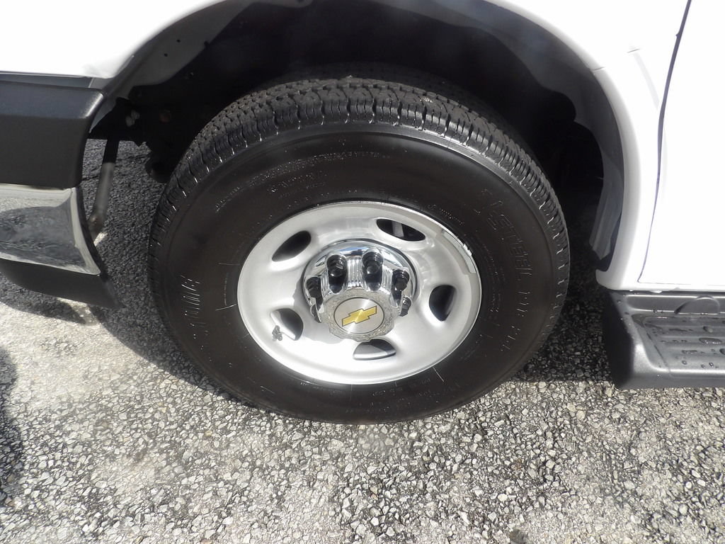 Used 2025 Chevrolet Express 3500 LT w/ LT Preferred Equipment Group RWD image 49