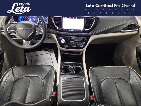 Used 2023 Chrysler Pacifica Limited FWD image 17