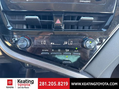 Used 2024 Toyota Camry SE image 21