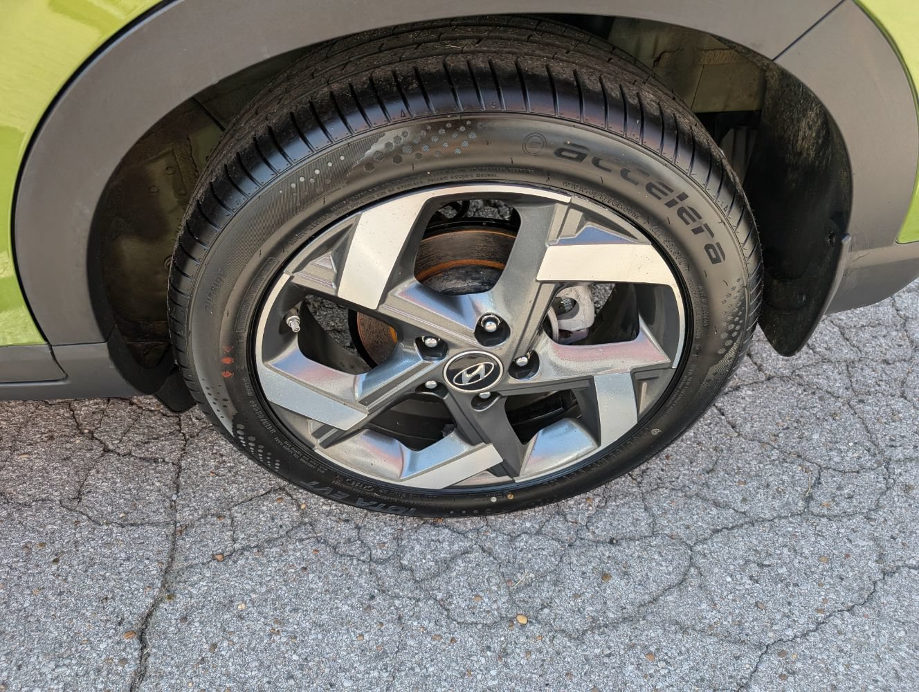 Used 2024 Hyundai Venue SEL FWD image 26