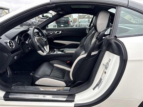 Used 2015 Mercedes-Benz SL 550 image 11
