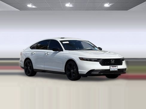 Used 2025 Honda Accord Sport image 6