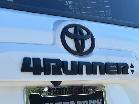 Used 2023 Toyota 4Runner SR5 Premium w/ Moonroof Package AWD/4WD image 28