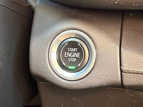 Used 2023 Buick Envision Essence image 22