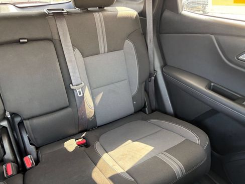 Used 2025 Chevrolet Blazer LT FWD image 37