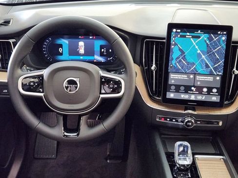 New 2026 Volvo XC60 B5 Plus w/ Protection Package Premier image 26