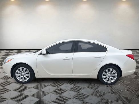 Used 2013 Buick Regal Leather image 8