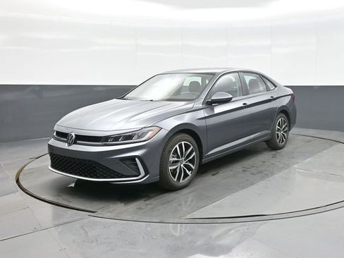 New 2026 Volkswagen Jetta SE FWD image 3