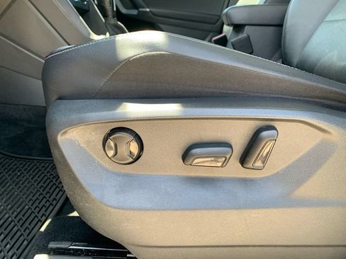 Used 2020 Volkswagen Tiguan SE w/ Panoramic Sunroof Package AWD/4WD image 35