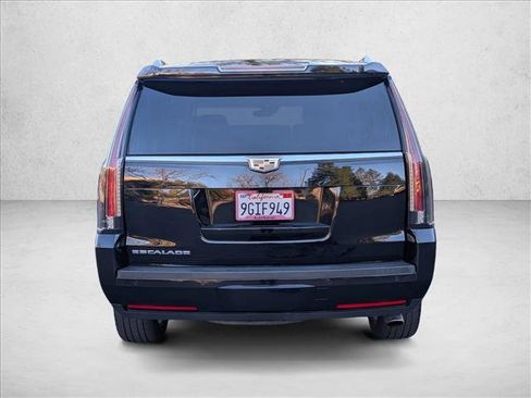 Used 2020 Cadillac Escalade Premium Luxury image 7