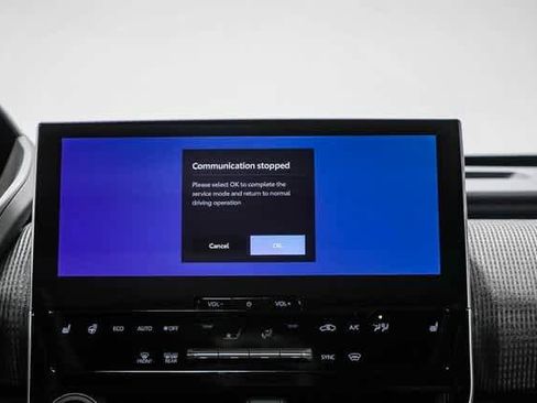 Certified 2025 Toyota bZ4X AWD image 15