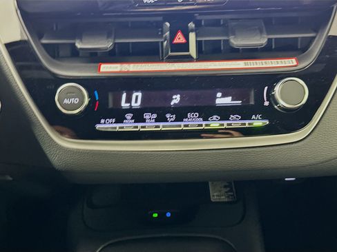 Used 2026 Toyota Corolla SE w/ SE Package FWD image 23