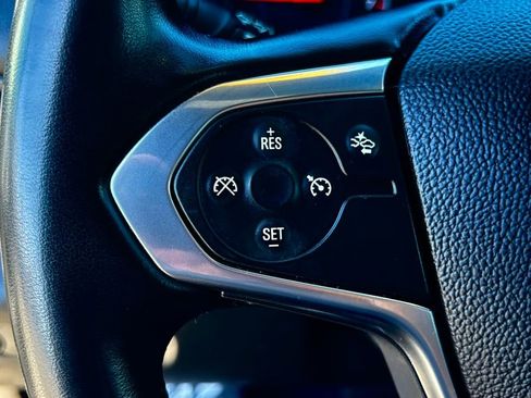 Used 2023 Chevrolet Traverse LT image 14