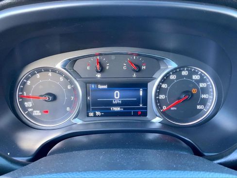 Used 2023 GMC Acadia SLE image 10