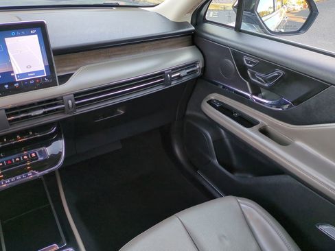 Used 2023 Lincoln Corsair Reserve w/ Towing Package image 17