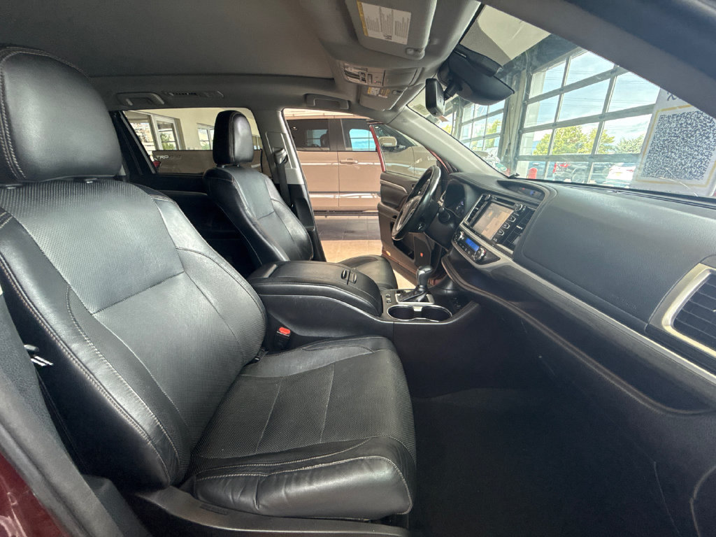 Used 2018 Toyota Highlander Limited Platinum AWD/4WD image 26