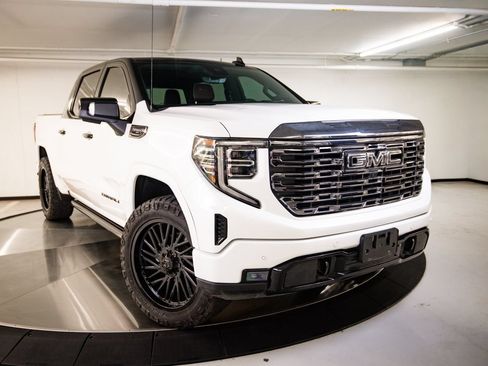 Used 2024 GMC Sierra 1500 Denali Ultimate AWD/4WD image 9