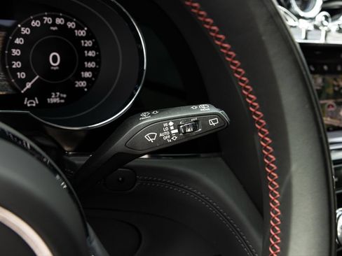 Certified 2025 Bentley Bentayga AWD/4WD image 41