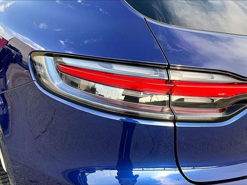 Used 2023 Porsche Macan Turbo image 21