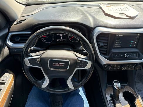 Used 2017 GMC Acadia SLE image 9