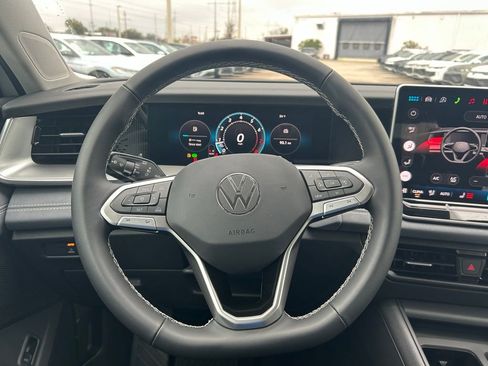 New 2026 Volkswagen Tiguan SE image 19