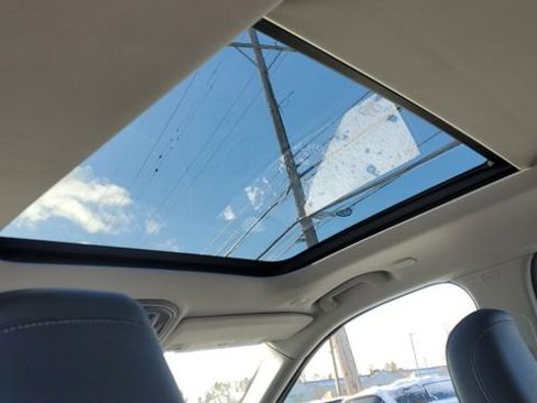 Certified 2022 Jeep Grand Cherokee Limited image 9